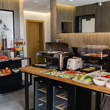 Aparthotel Monica 4*